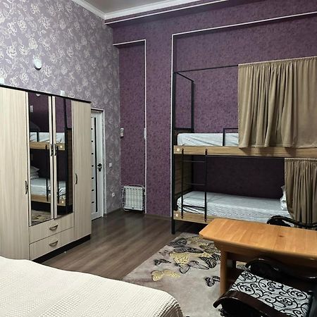 Sweet Home Hostel Бишкек Екстериор снимка