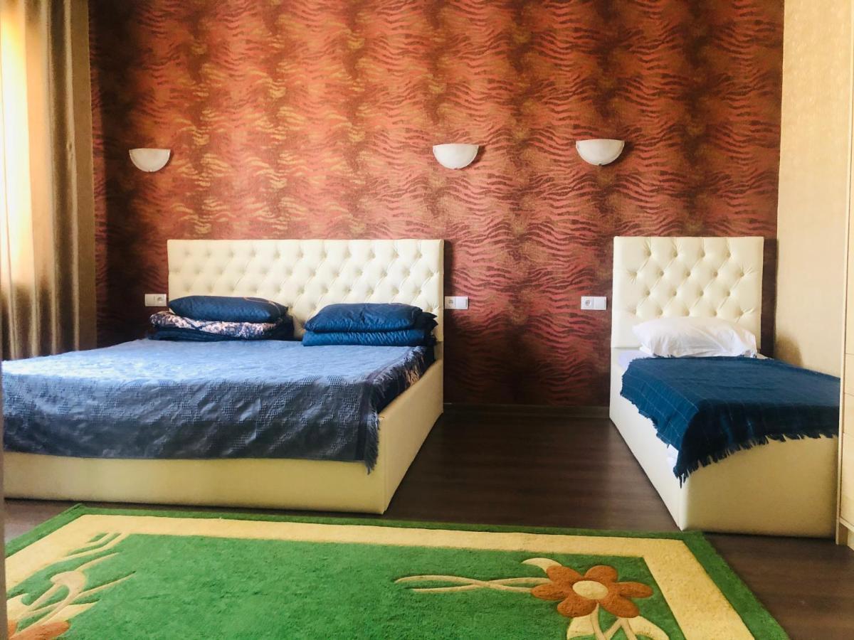 Sweet Home Hostel Бишкек Екстериор снимка