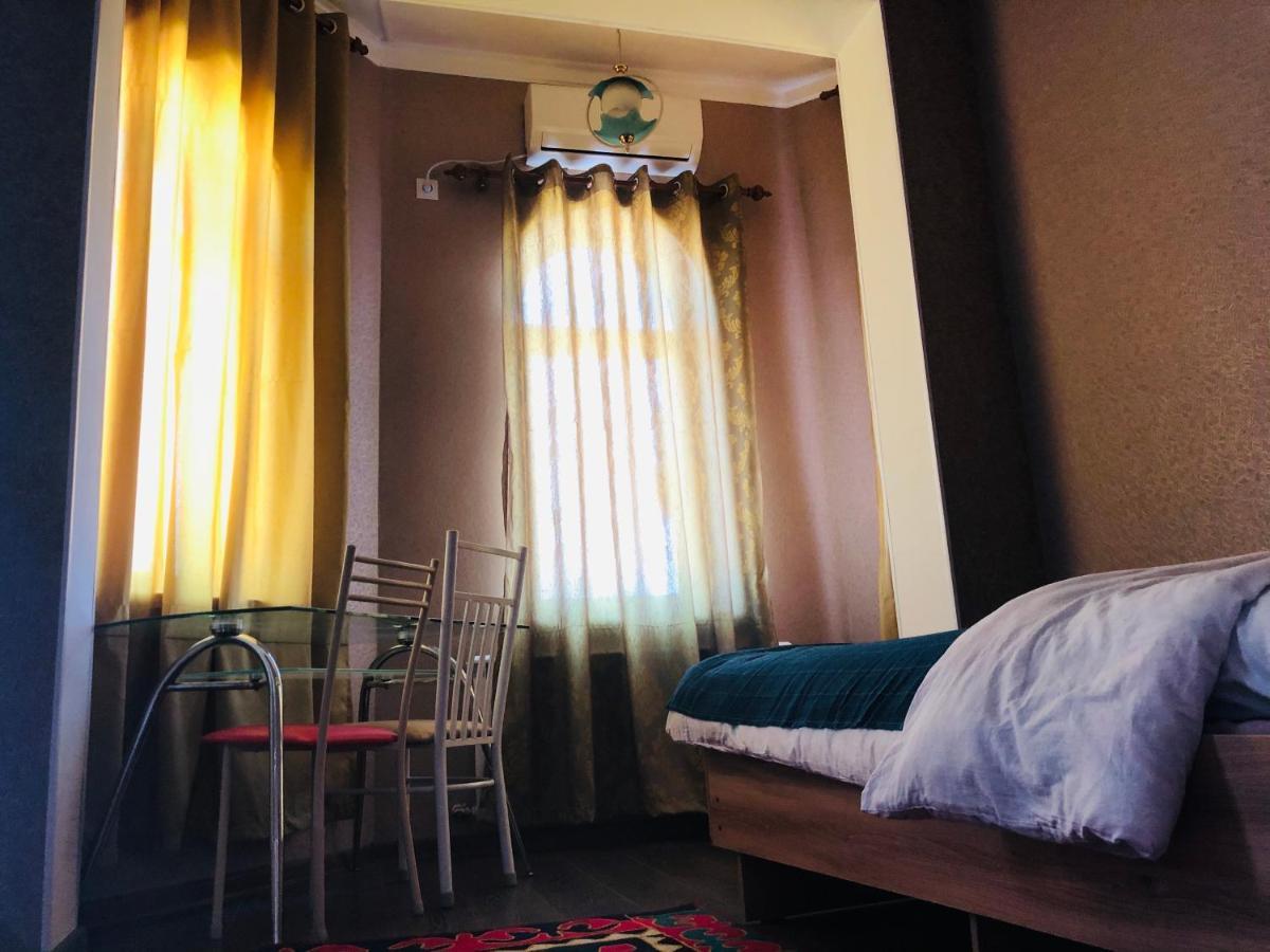 Sweet Home Hostel Бишкек Екстериор снимка