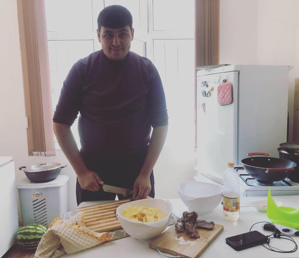 Sweet Home Hostel Бишкек Екстериор снимка