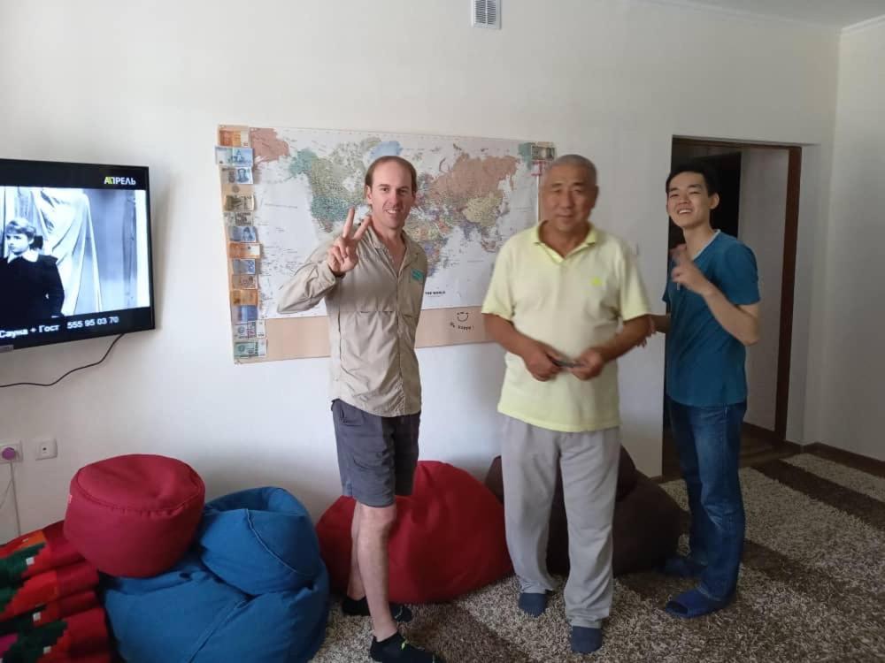 Sweet Home Hostel Бишкек Екстериор снимка