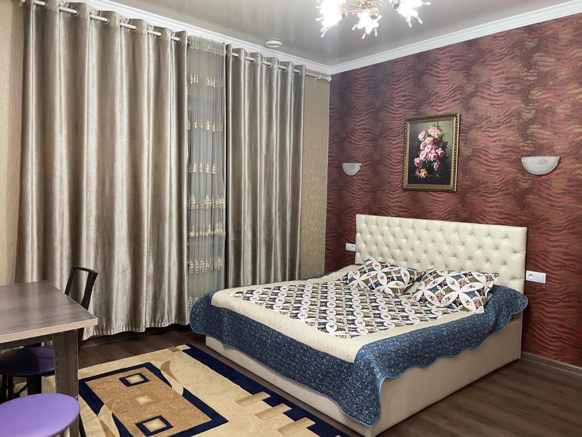 Sweet Home Hostel Бишкек Екстериор снимка
