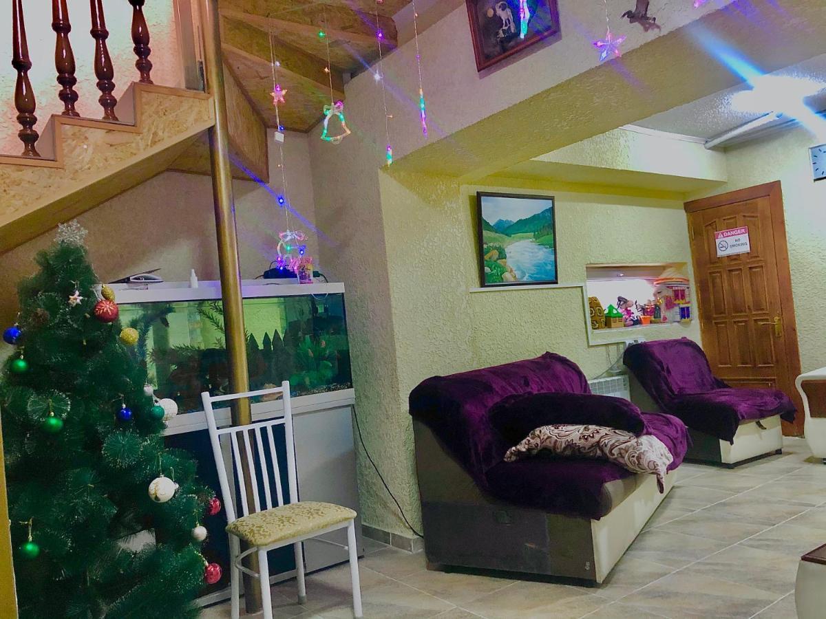 Sweet Home Hostel Бишкек Екстериор снимка