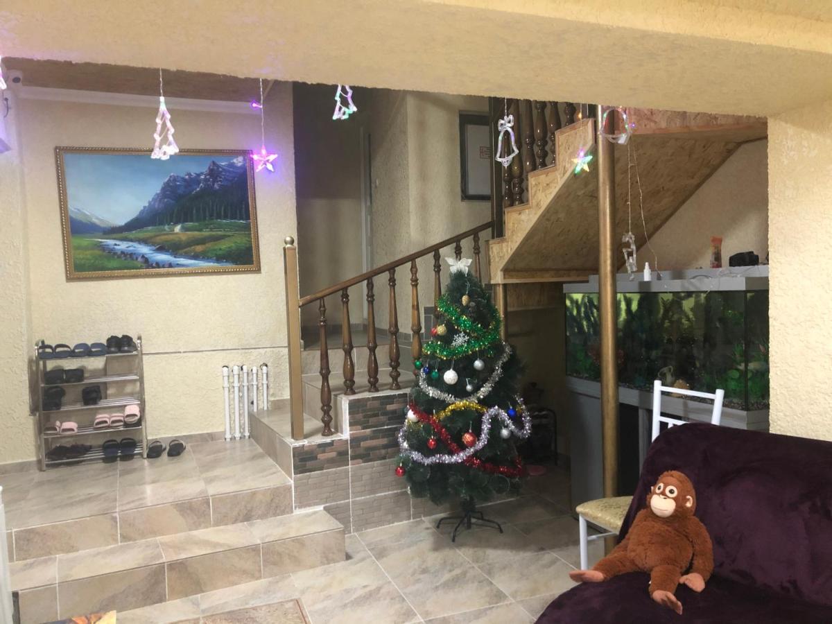 Sweet Home Hostel Бишкек Екстериор снимка