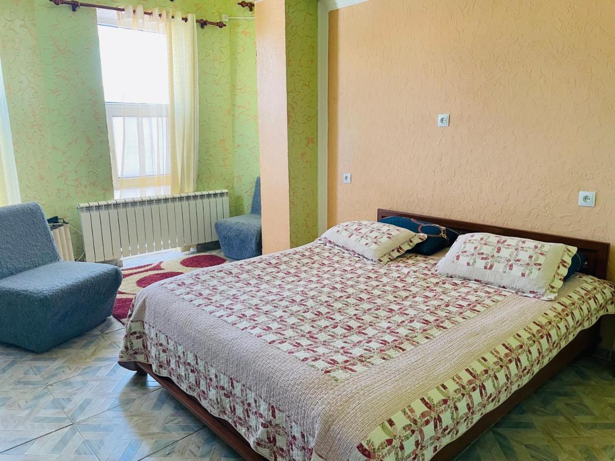 Sweet Home Hostel Бишкек Екстериор снимка
