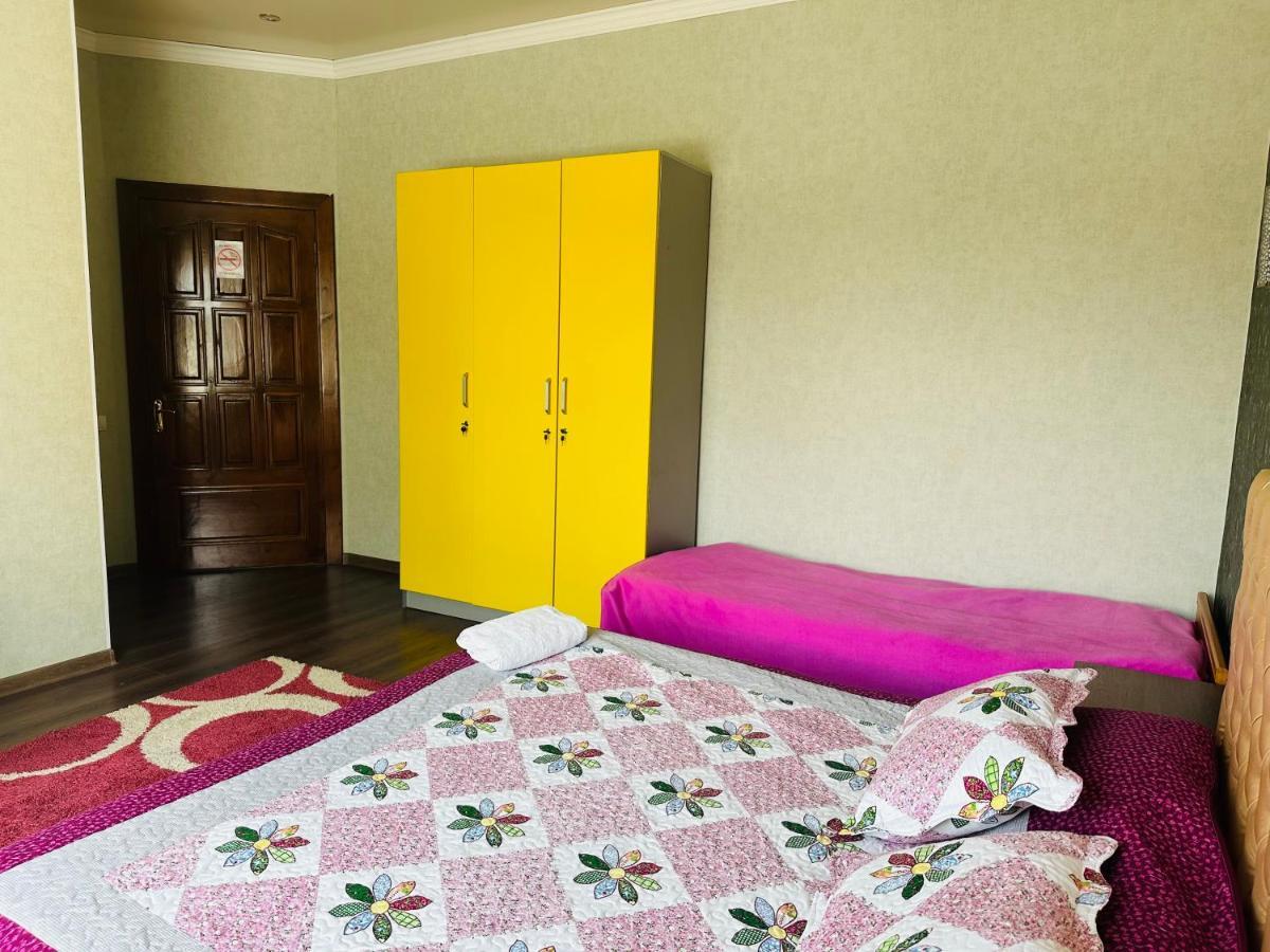 Sweet Home Hostel Бишкек Екстериор снимка