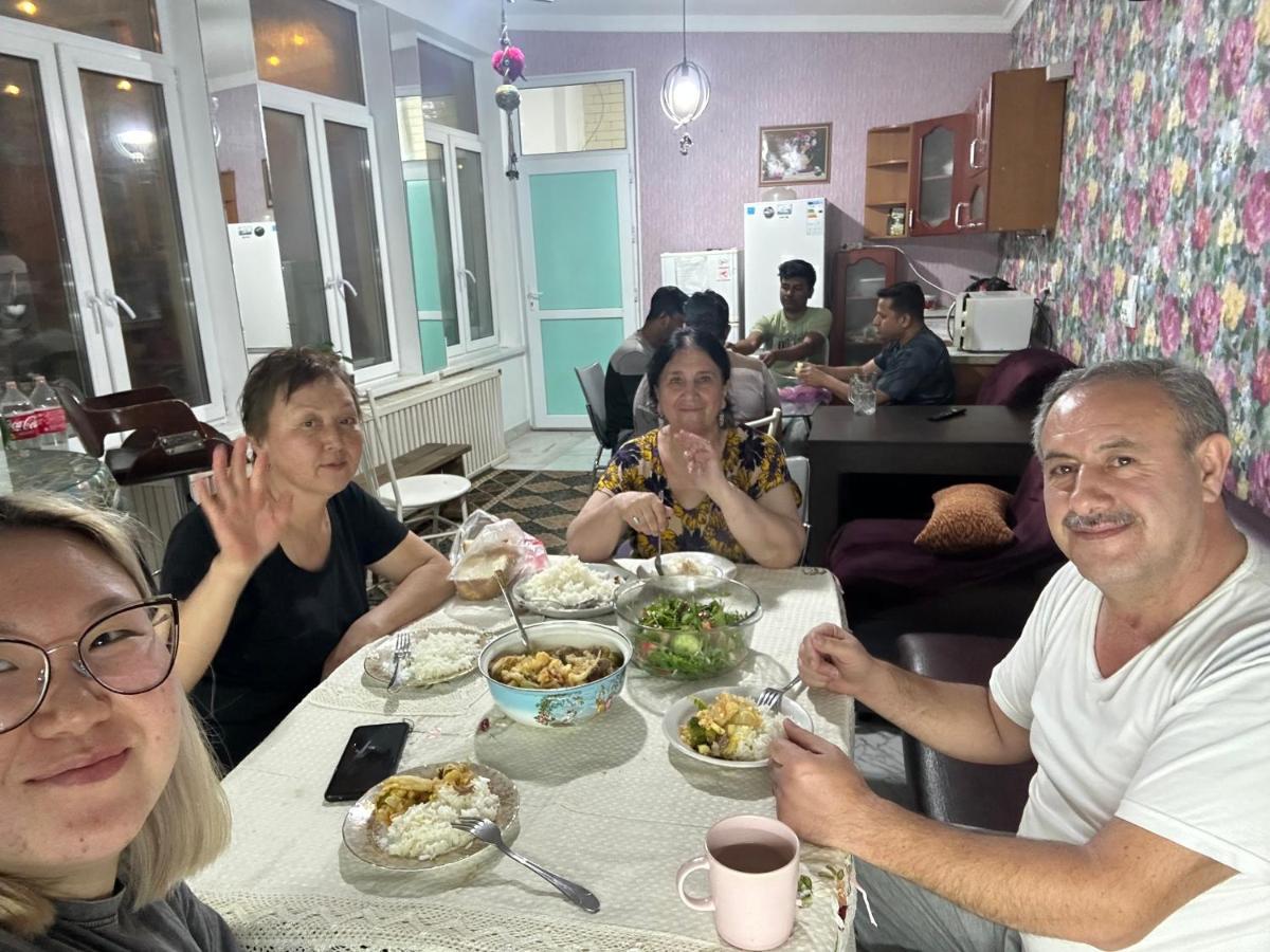 Sweet Home Hostel Бишкек Екстериор снимка