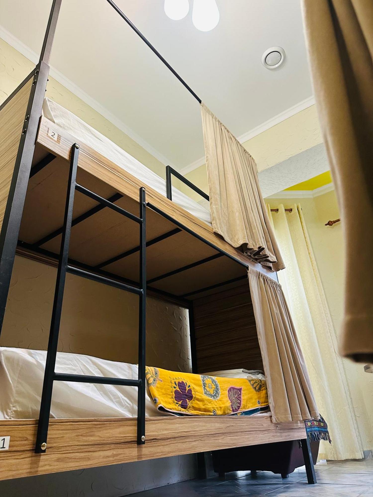 Sweet Home Hostel Бишкек Екстериор снимка