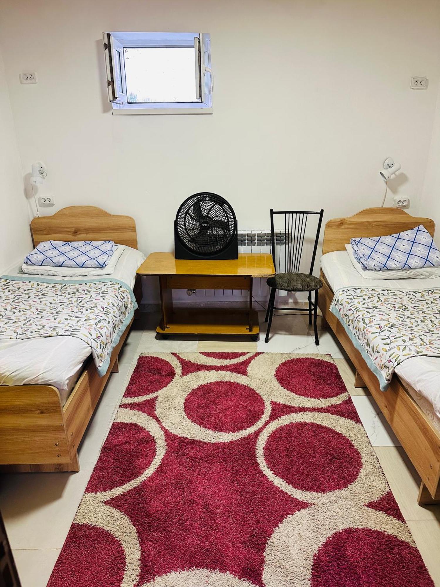 Sweet Home Hostel Бишкек Екстериор снимка