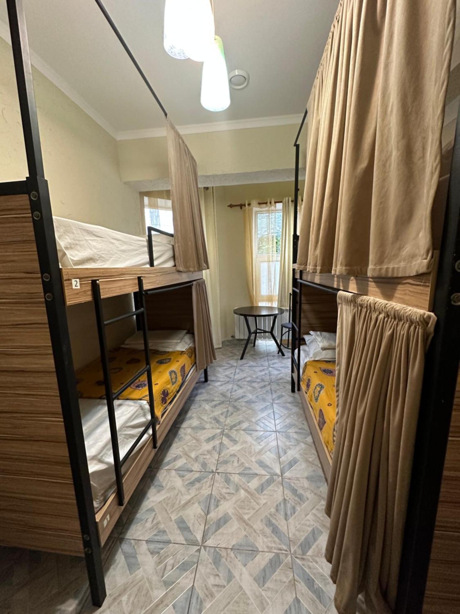 Sweet Home Hostel Бишкек Екстериор снимка