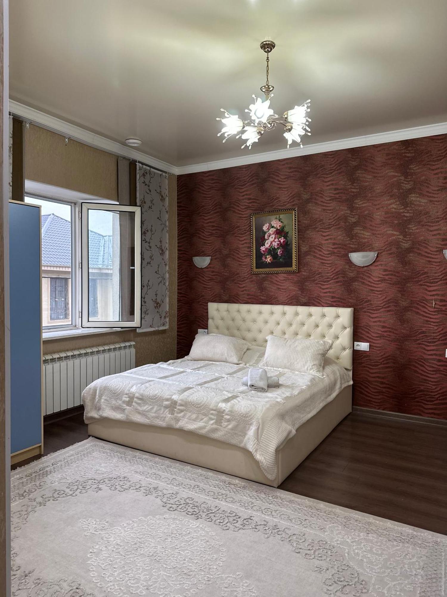 Sweet Home Hostel Бишкек Екстериор снимка