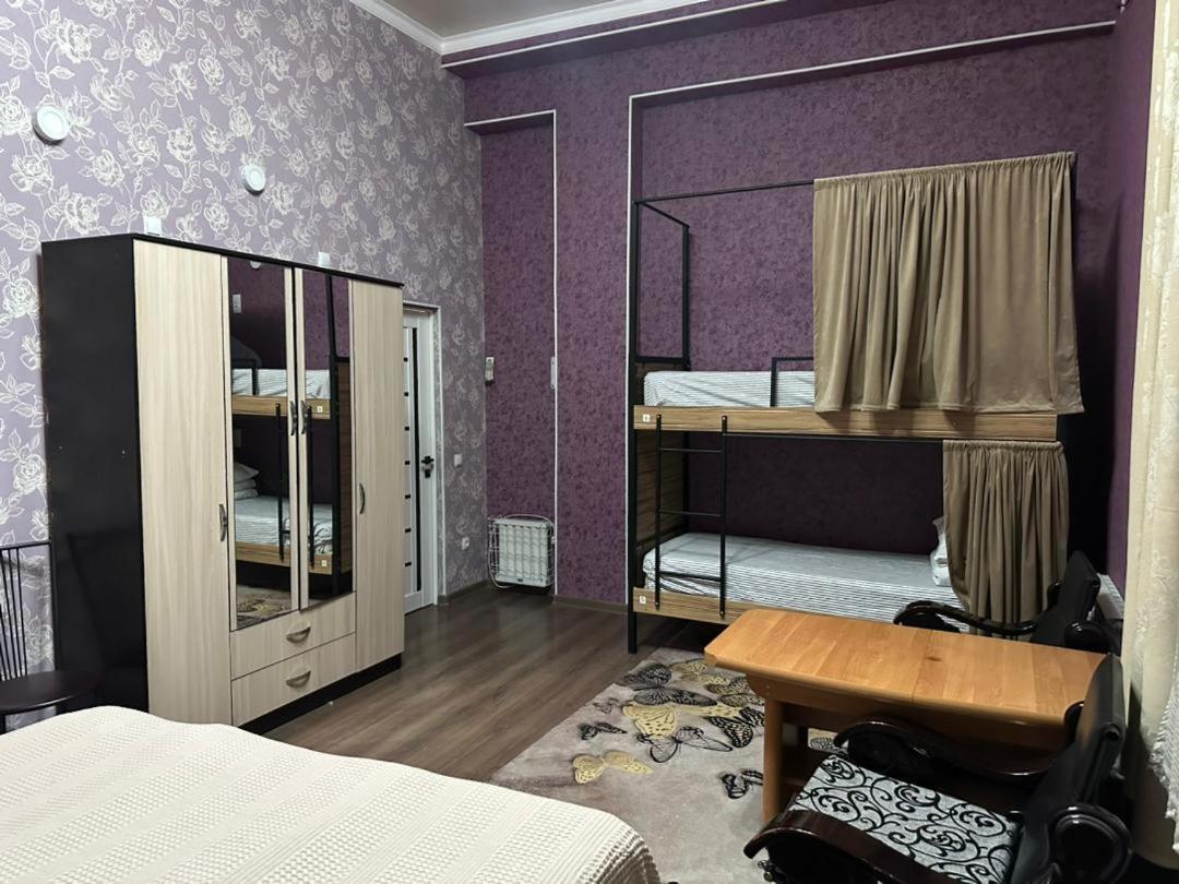 Sweet Home Hostel Бишкек Екстериор снимка